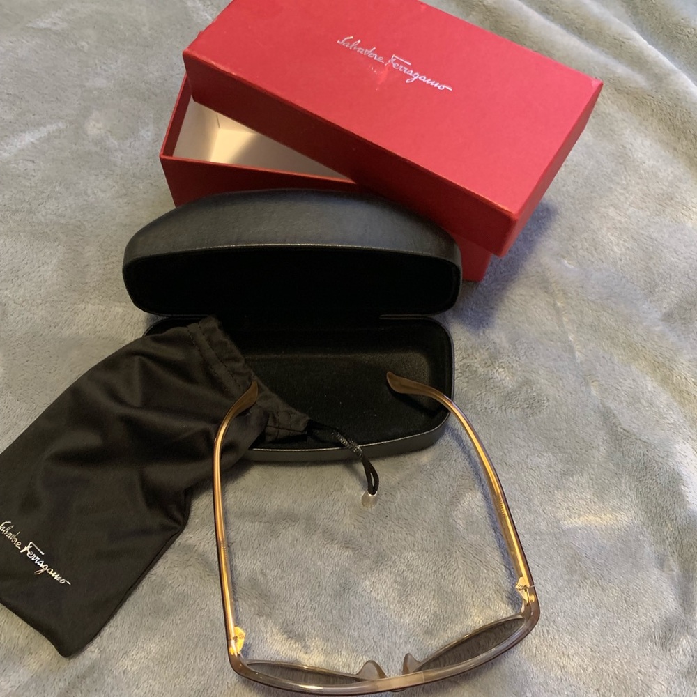 Salvatore Ferragamo glases